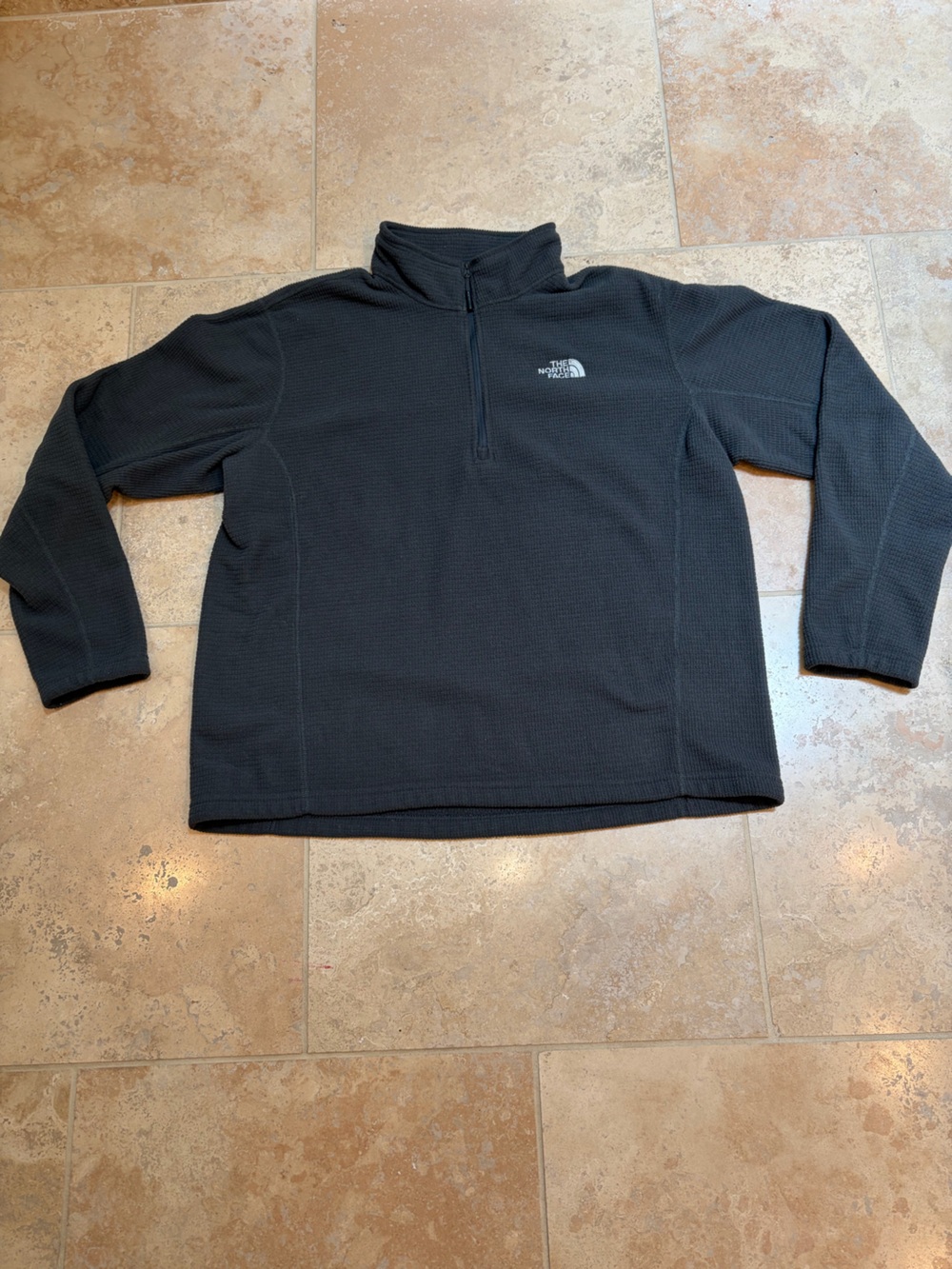 The North Face men’s dark gray Quarter-Zip Pullover